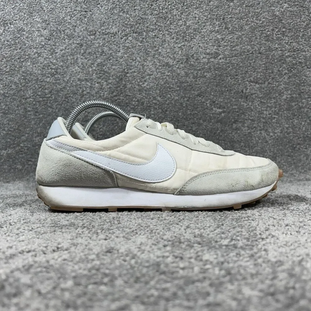 Nike Daybreak CK2351-101 Women’s Size 10.5 Crean Athletic Running Shoes Used